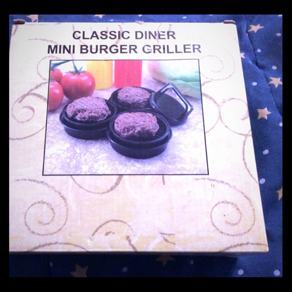 Classic diner mini burger grilled set to form